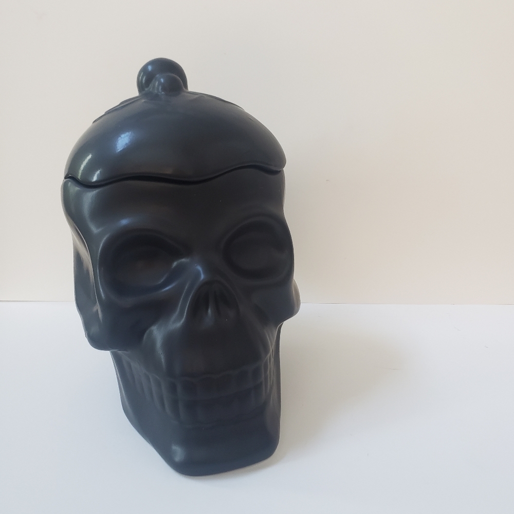 Large Black Skull Canister - Picture 1 of 2